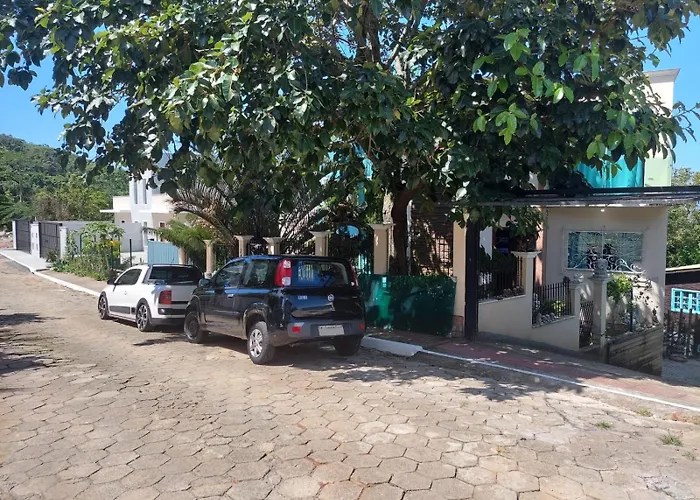 Hotel com piscina: Chale Com Piscina